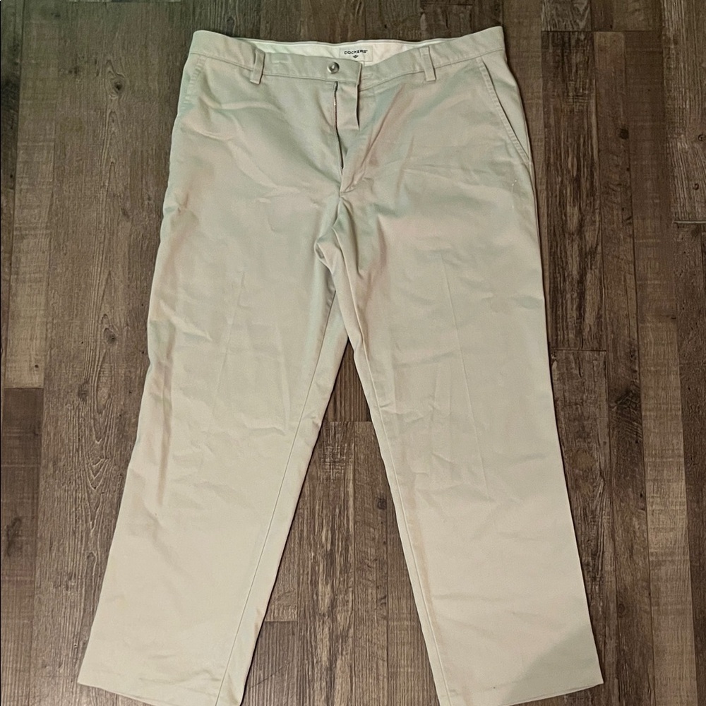 DOCKERS Men's Beige Pants